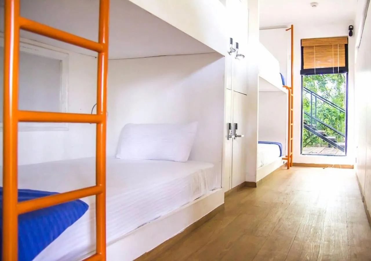 Traveler'S Haven Hostel At Colombo Intl Airport Katunayaka 0*,